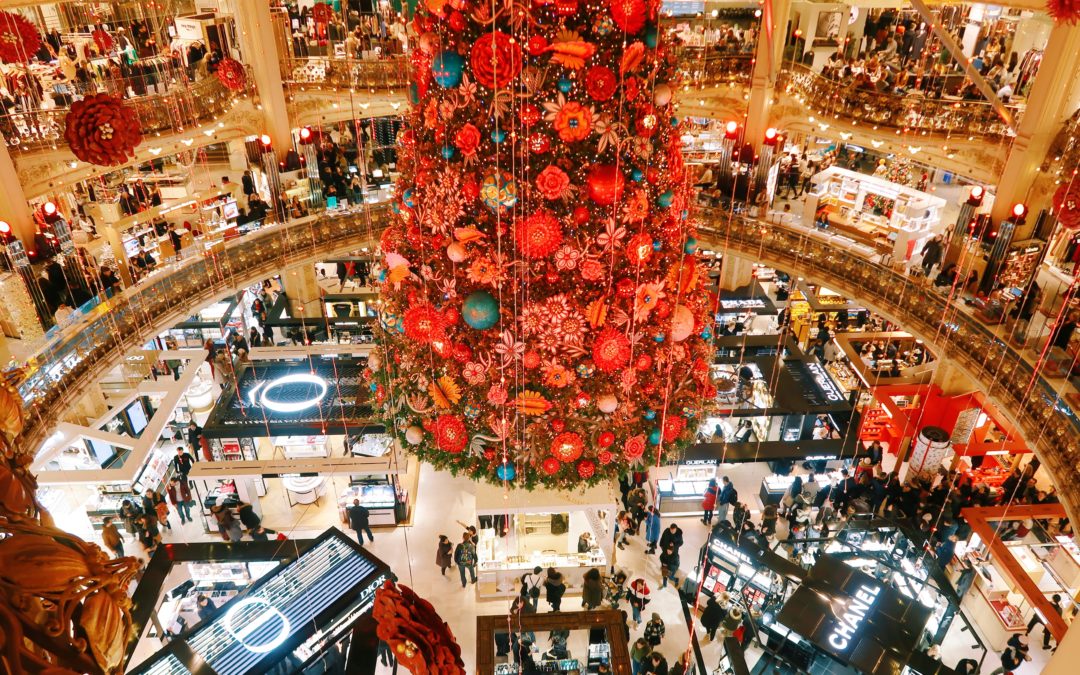Cómo los centros comerciales pueden ayudar a los clientes con las compras navideñas